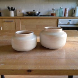 Set de 2 Centros Cerámica Artesanal Beige Redondeado