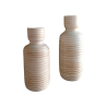 Set de 2 Jarrones Cerámica Artesanal Botella Acanalado 40 y 35cm